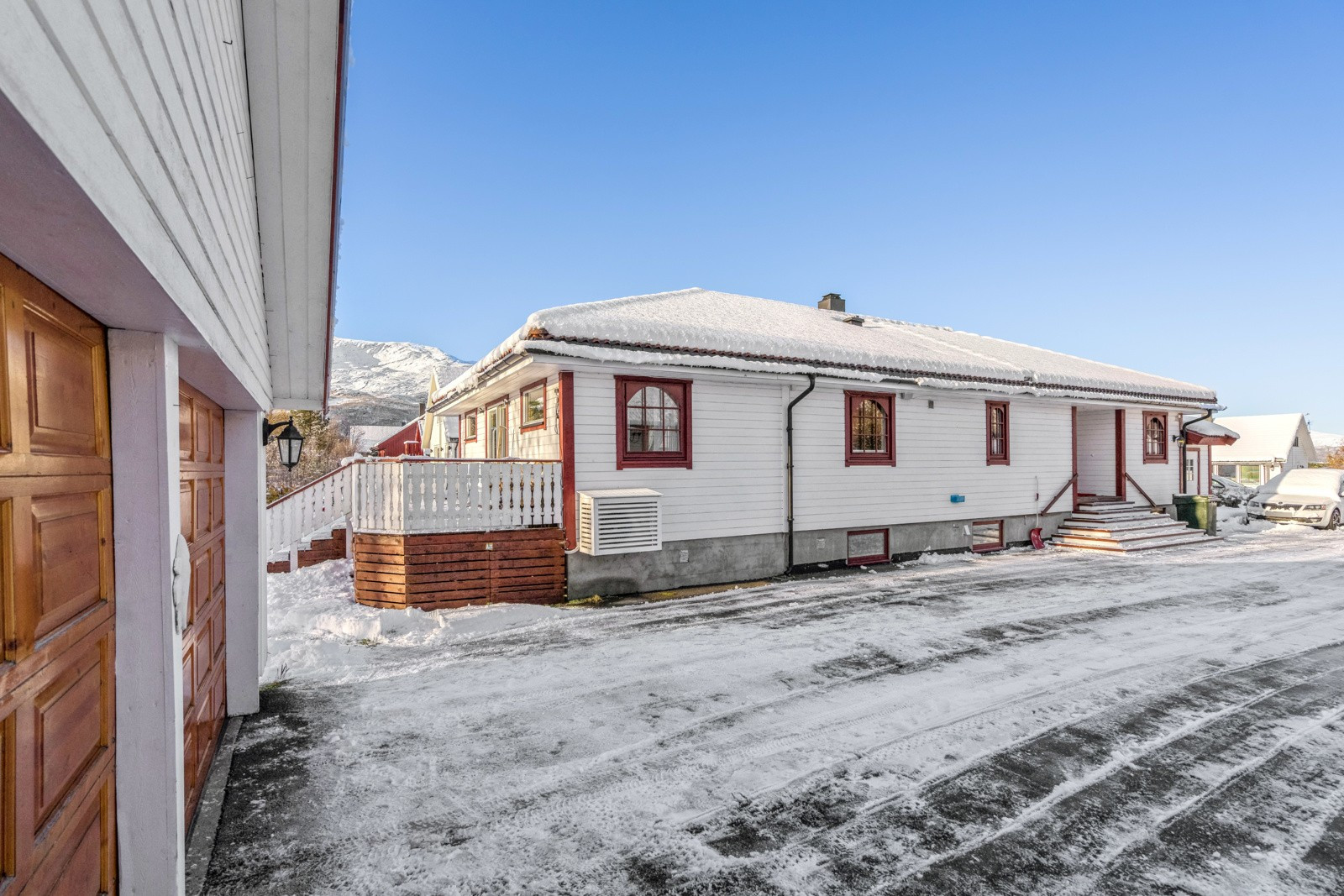Innholdsrik enebolig med attraktiv og familievennlig beliggenhet.