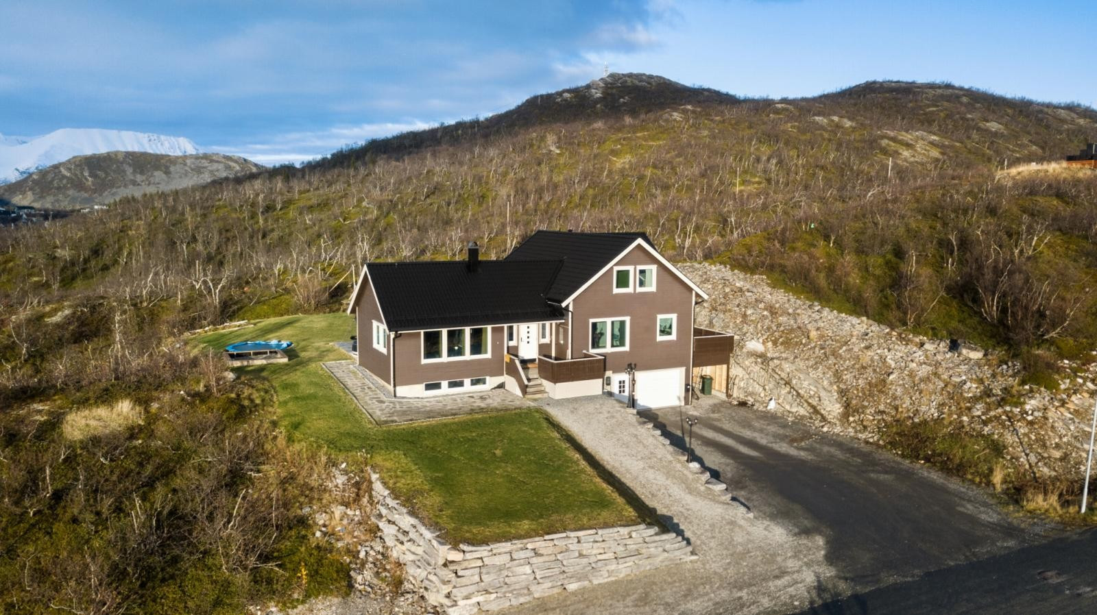Bolig med familievennlig beliggenhet og nydelig utsikt.