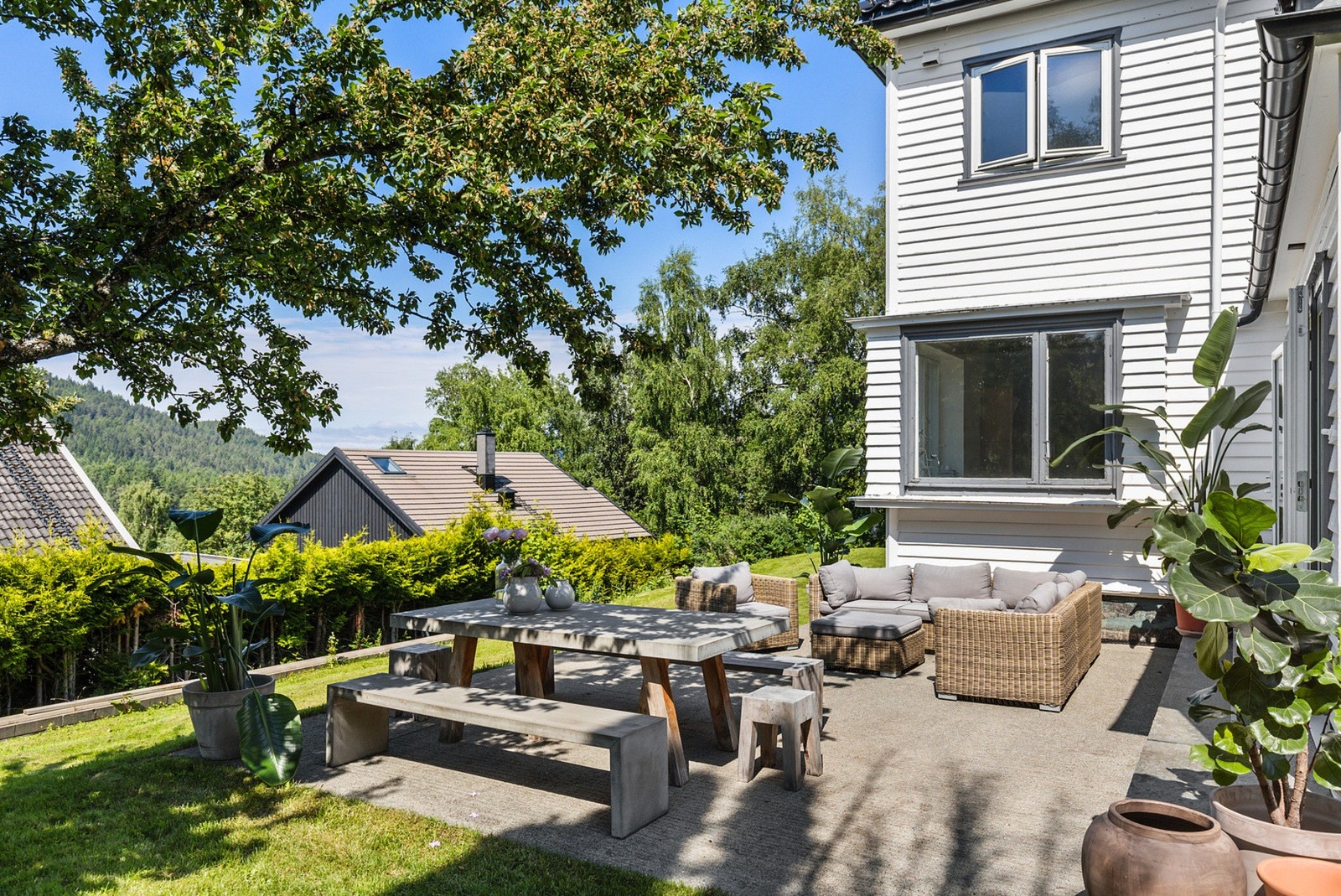 Utmerket for å samle venner og familie til selskap på varme sommerdager. Galleribilde