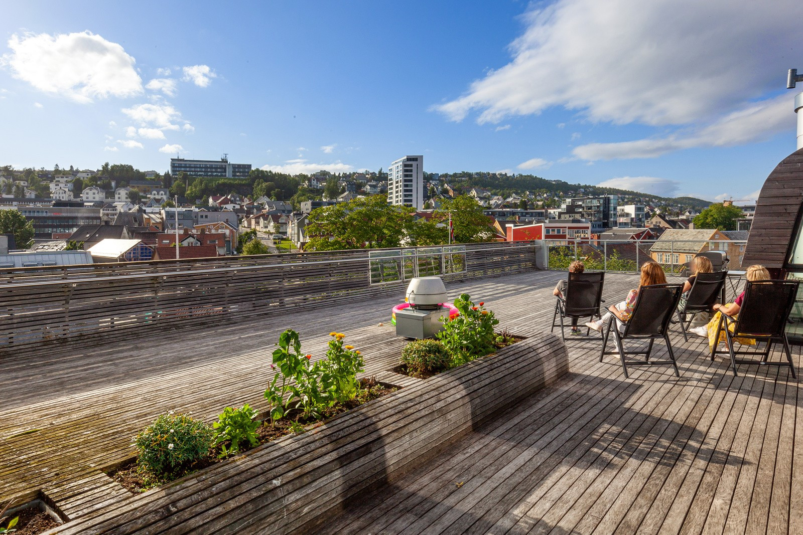 Takterrasse med solforhold som er helt optimale på godværsdager