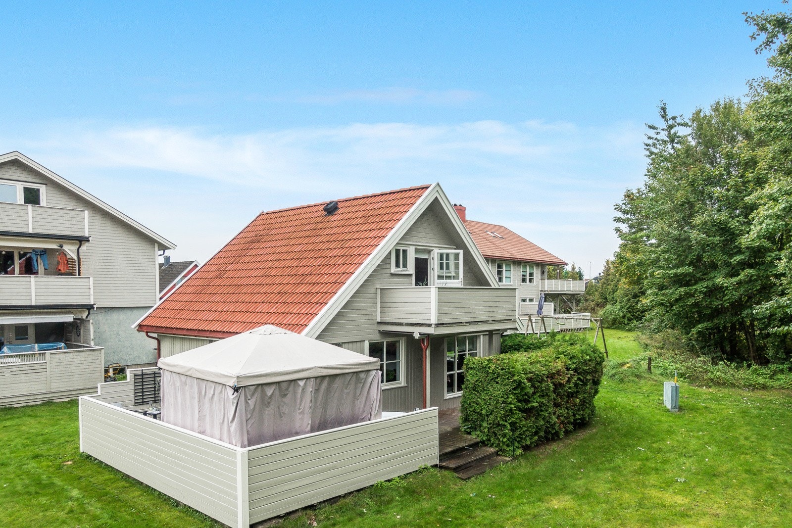 Boligen ligger rett ved Borre Idrettspark og fantastiske turområder året rundt. Galleribilde