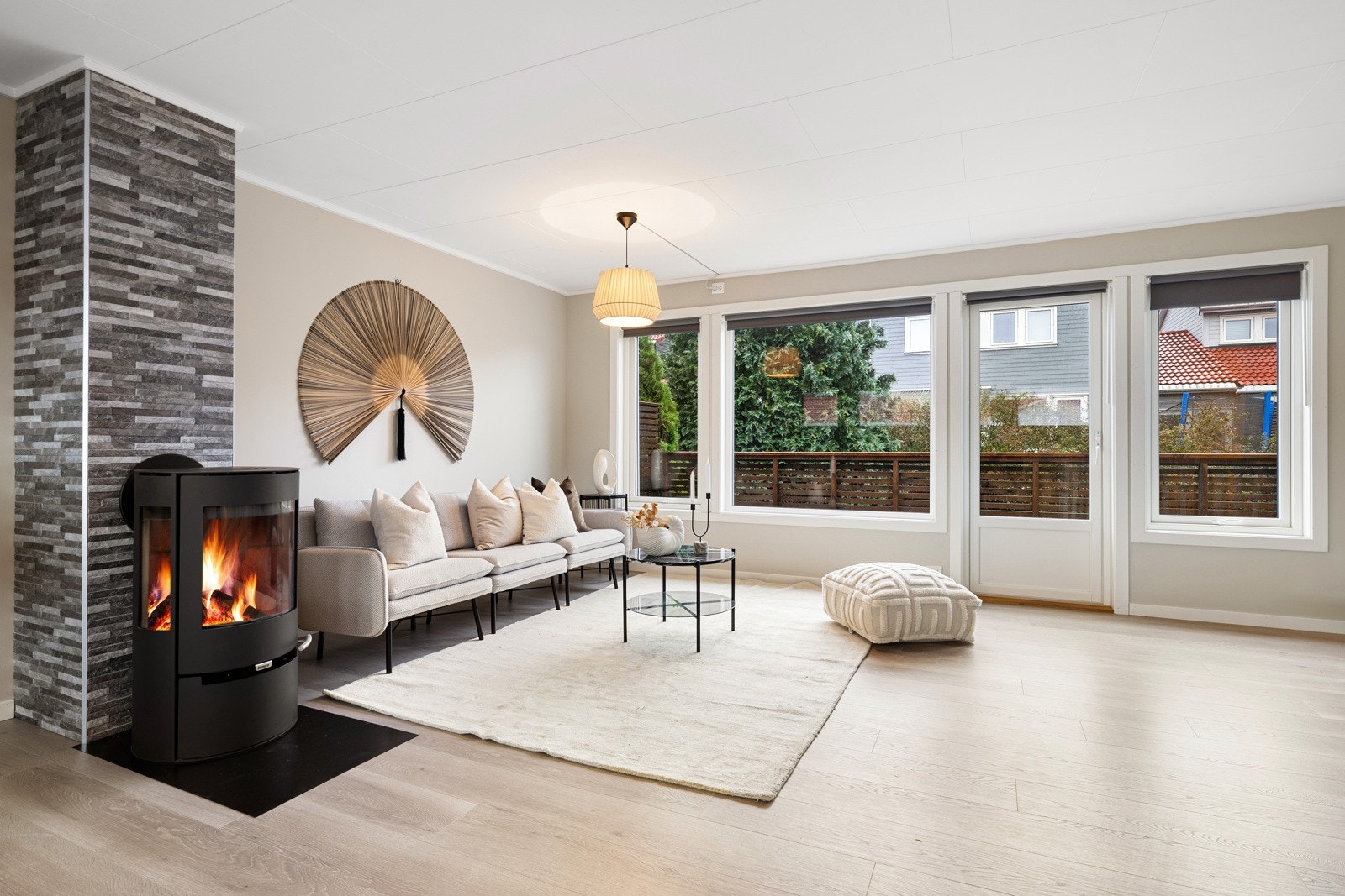 I boligen er det et villaventanlegg med mekanisk avtrekk fra kjøkken og bad. Galleribilde