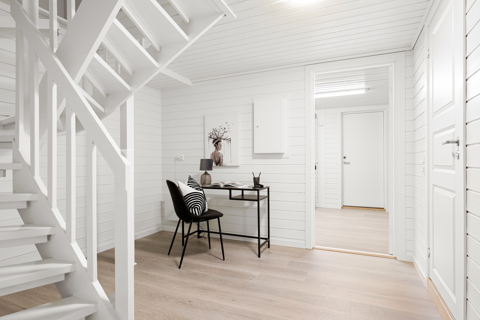 Sikringsskapet er utstyrt med nye jordfeilautomater, og er montert i kjellergangen. Galleribilde