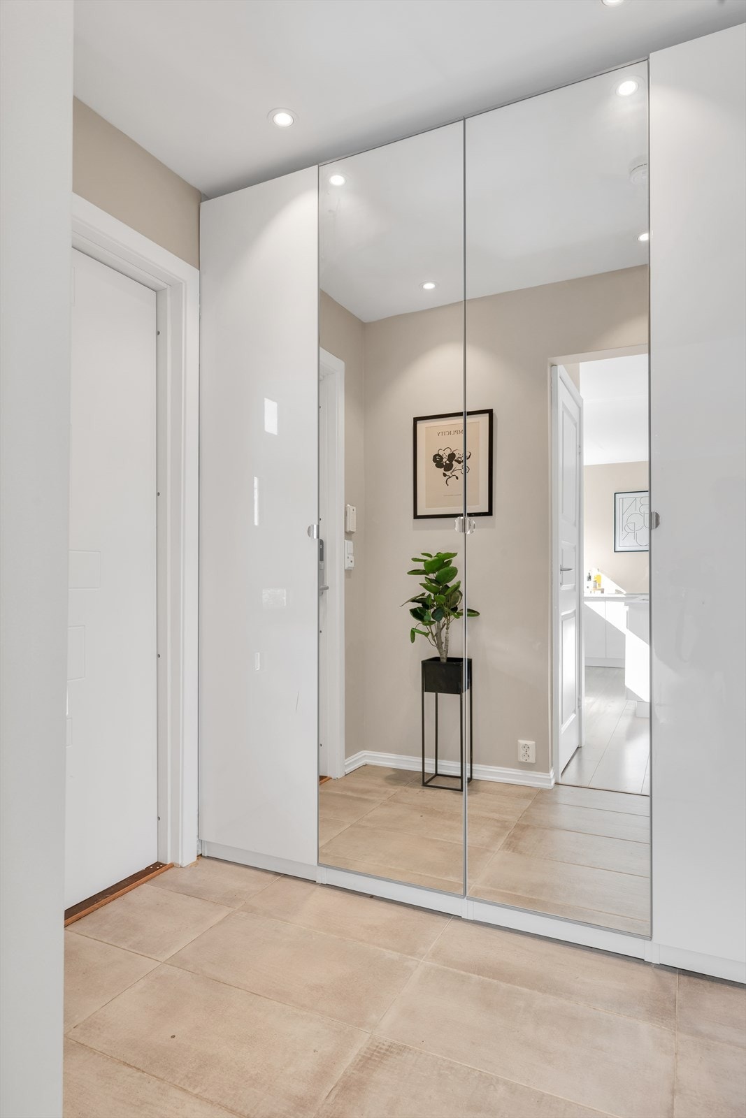 Skapløsningen har mye oppbevaringsplass. Galleribilde