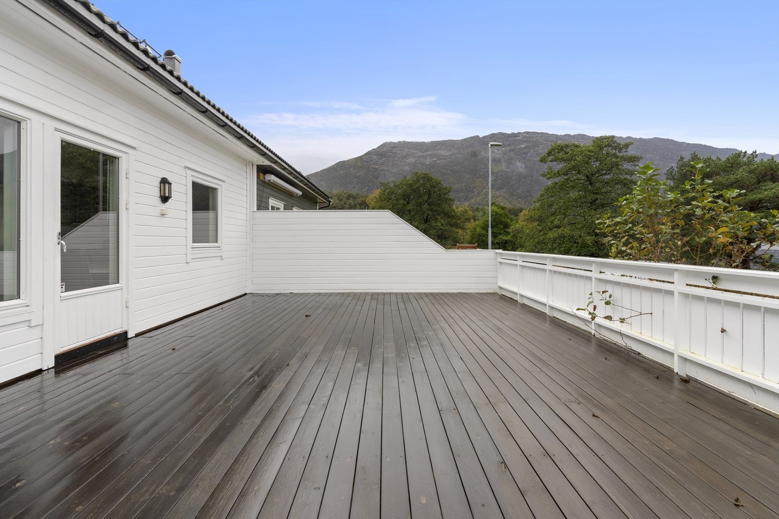 - Stor, vestvendt terrasse på hele 43m² - Galleribilde