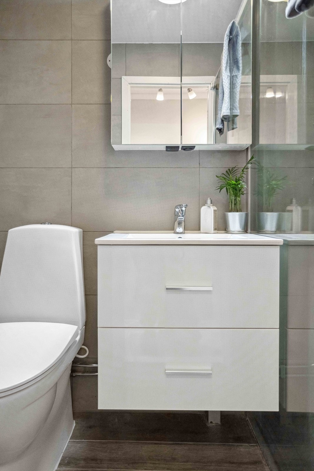 Badet ble renovert i 2016 og er vurdert til tilstandsgrad 1 av takstmann. Galleribilde