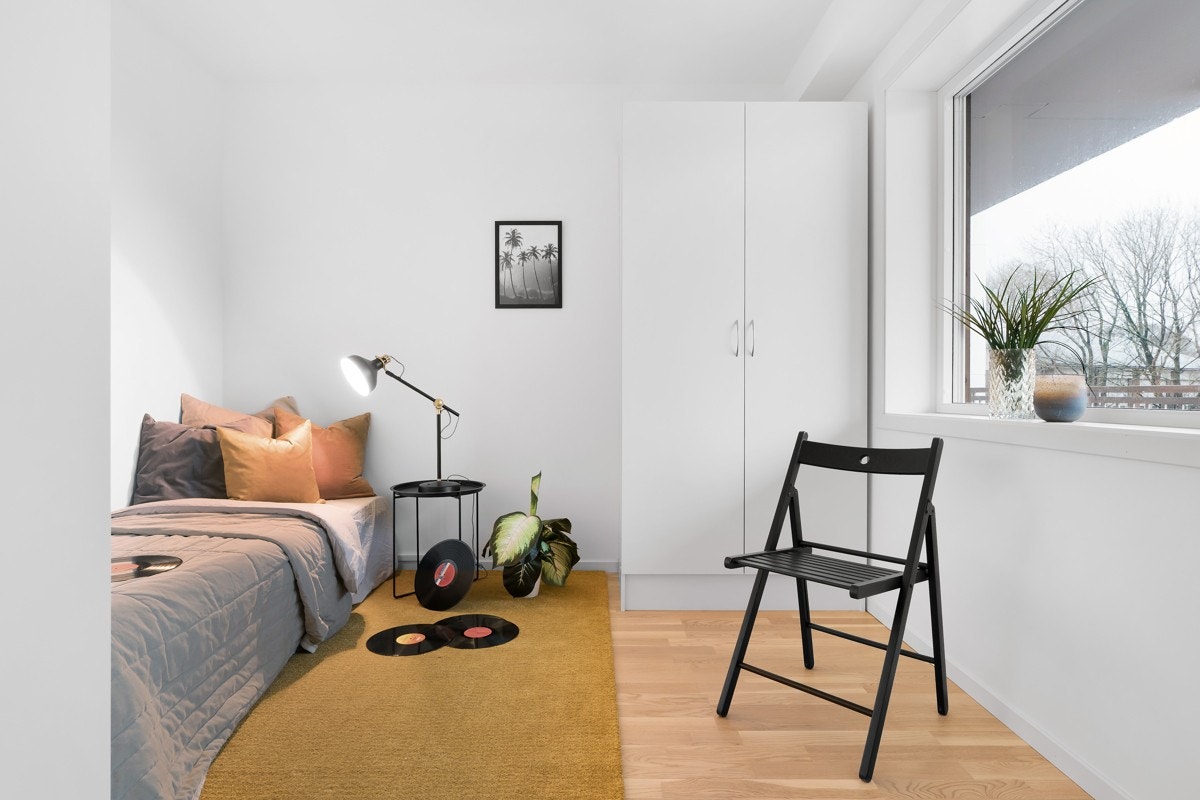 Soverom nr. 2 passer fint som barnerom, kontor eller gjesterom Galleribilde