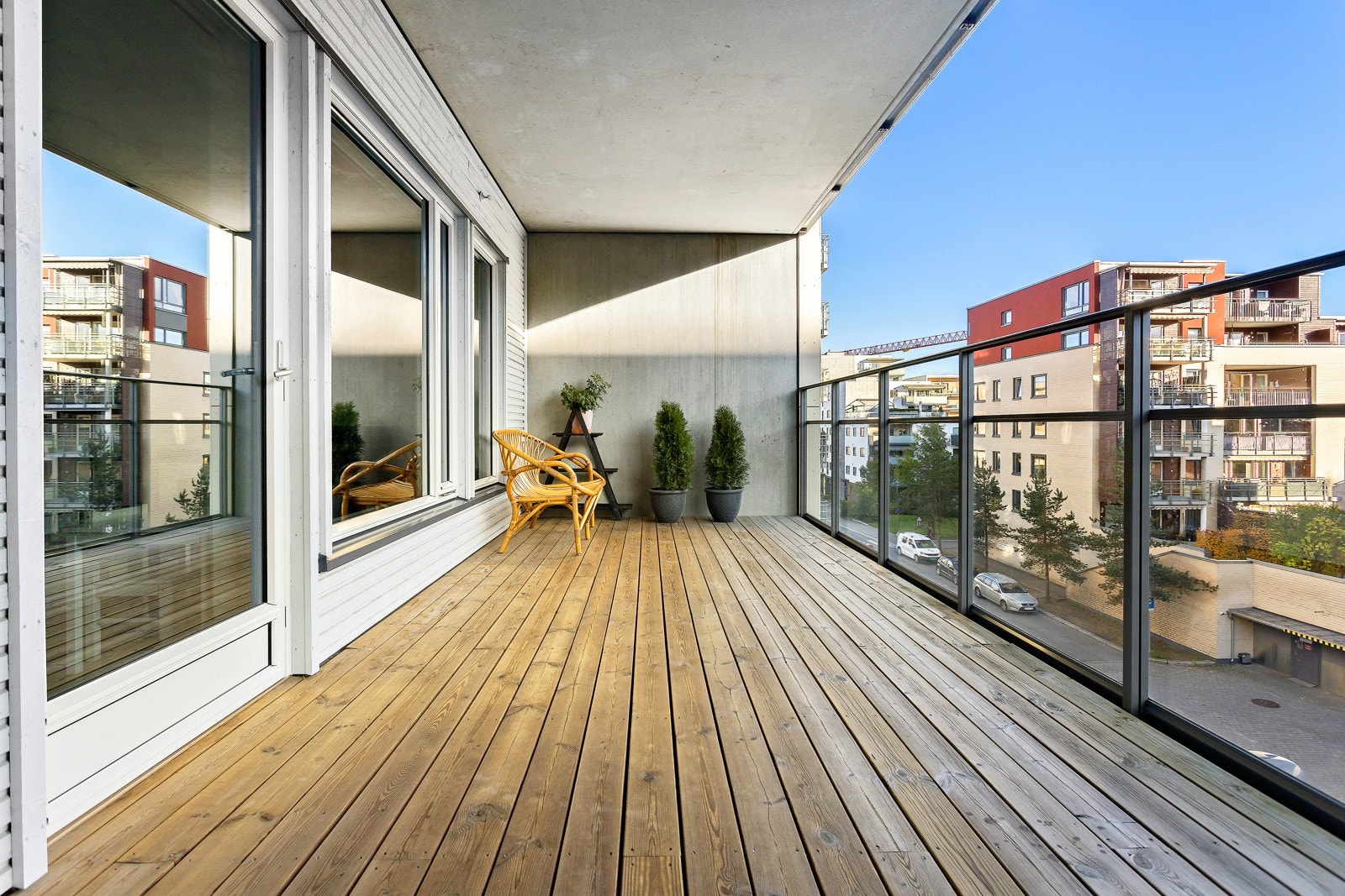 Fra stuen har man utgang til en sydøst vendt balkong på 16,5 kvm. Galleribilde