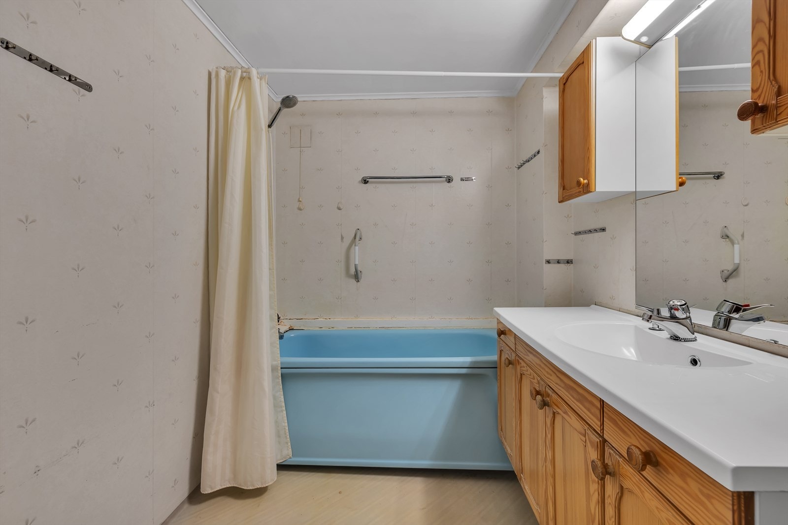 Bad i underetasjen. Galleribilde