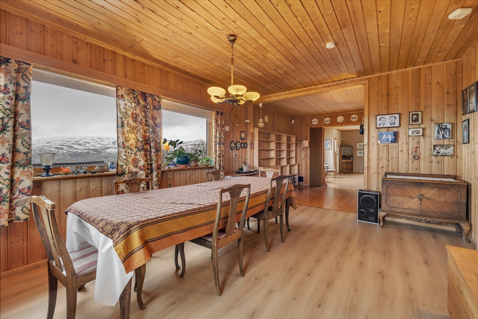 Spisestue. Galleribilde