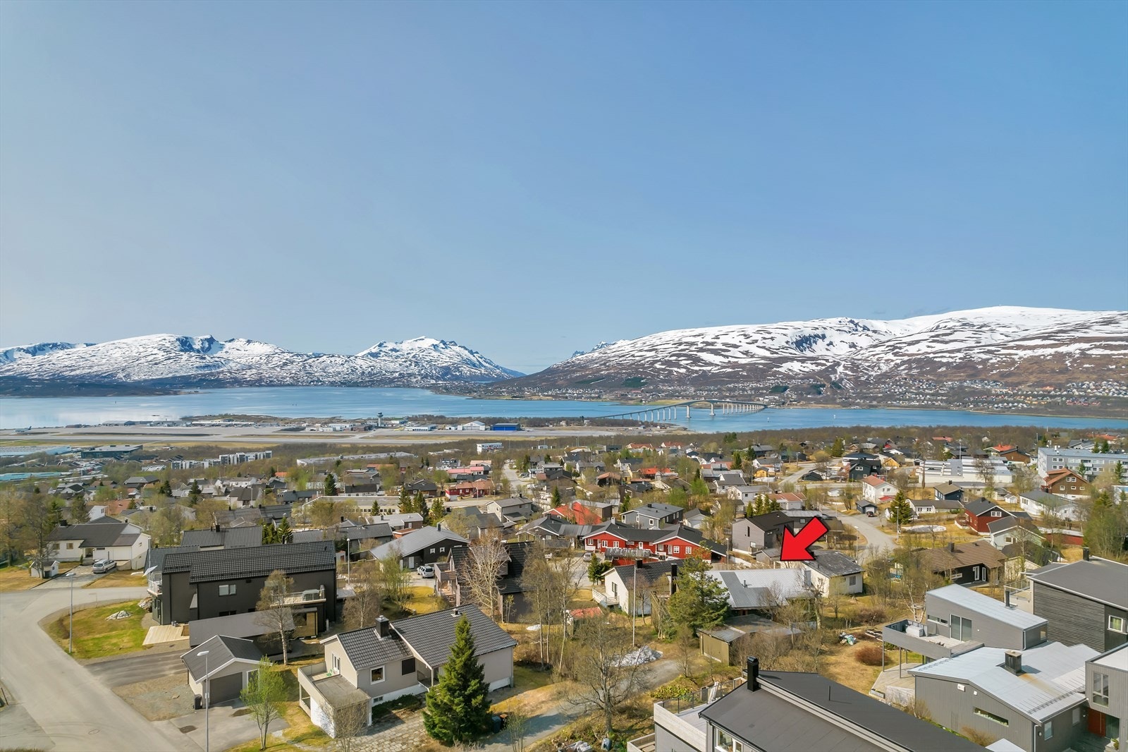 Ett spennende renoveringsobjekt på en romslig utsiktstomt. Galleribilde