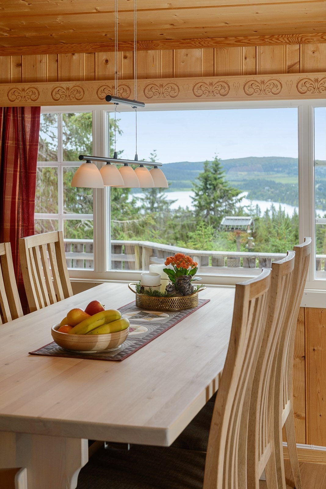 Herlig utsikt fra spisebordet! Galleribilde