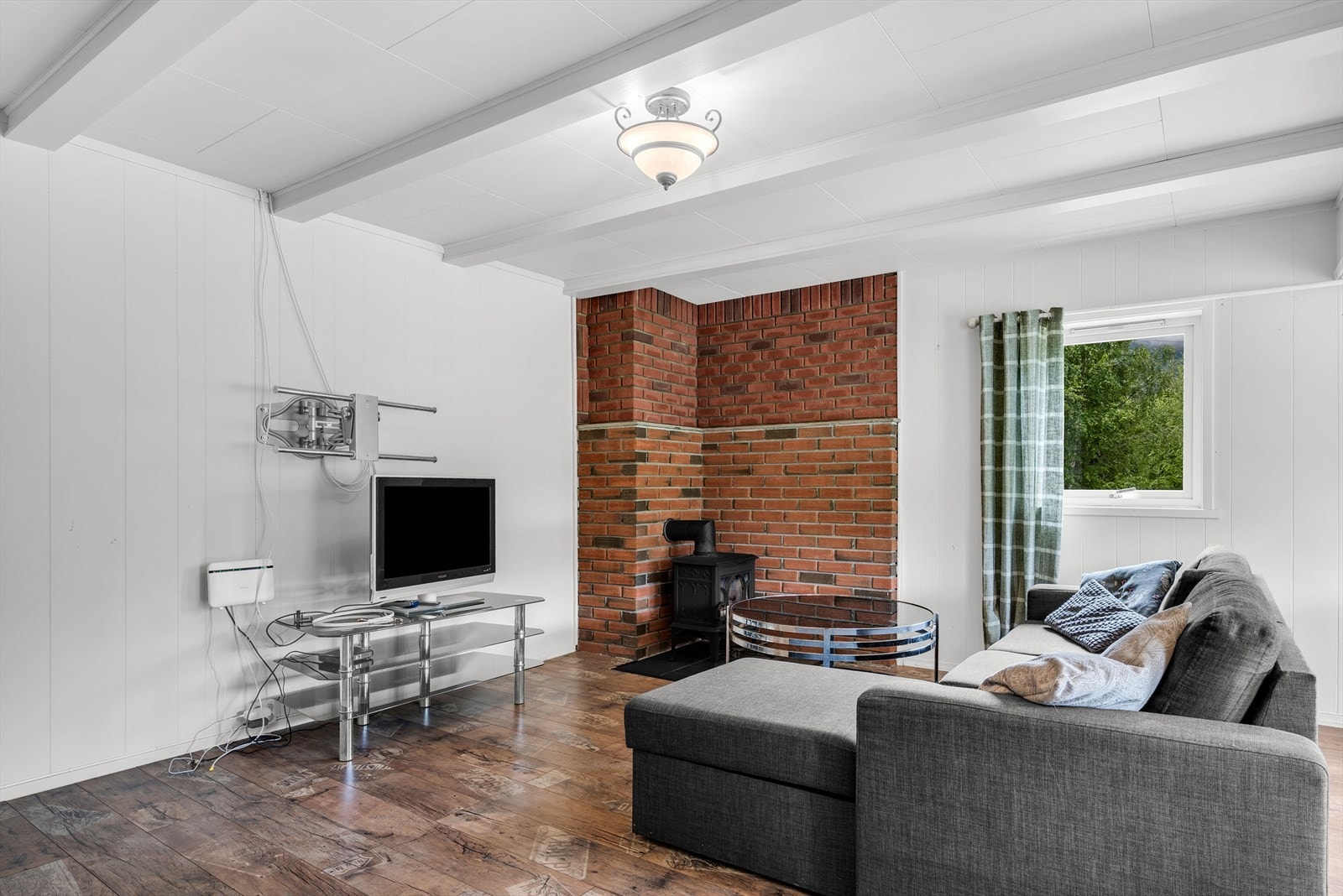 Plass til salonggruppe og spisestue. Galleribilde