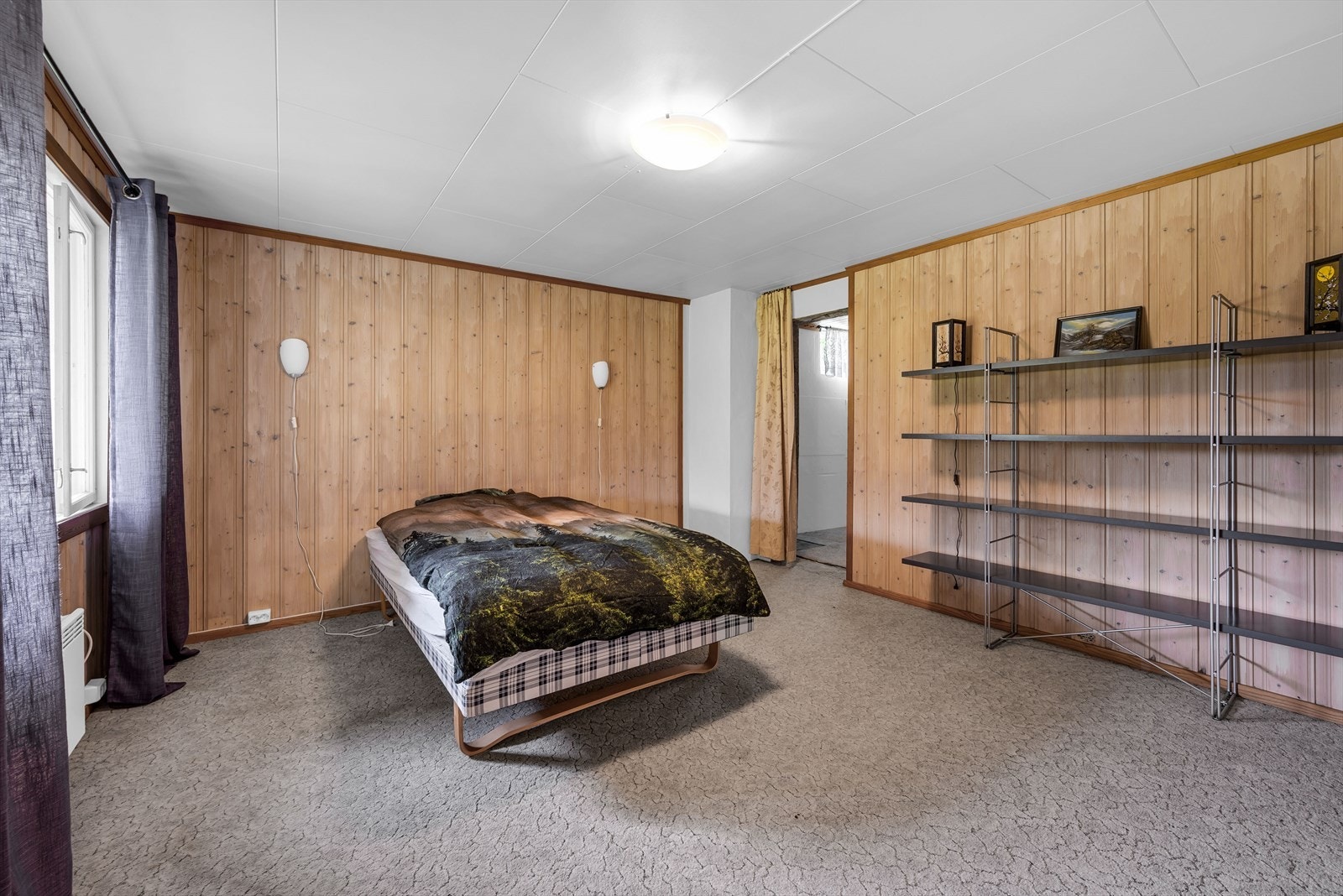 Soverom 4 er tilknyttet eget garderoberom/bod. Galleribilde