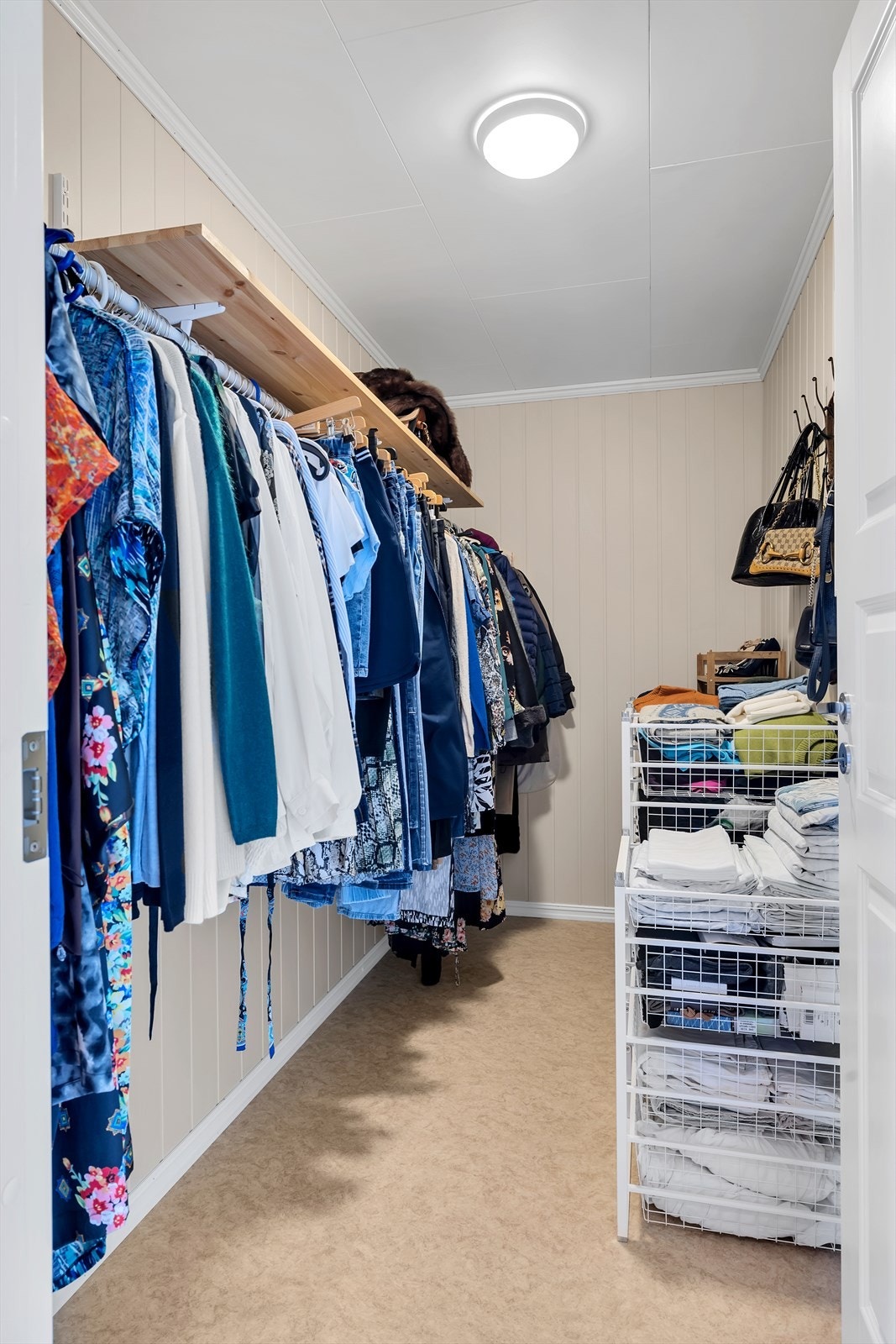 Bodrom som også kan brukes til garderobe Galleribilde