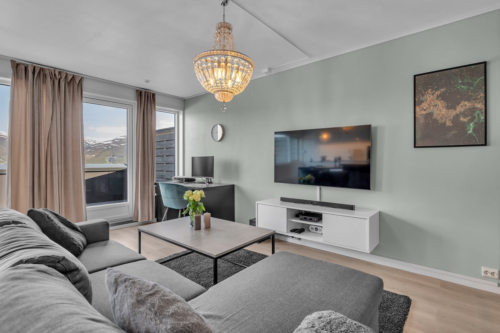 God plass for sofagruppe ved kjøkkenet Galleribilde