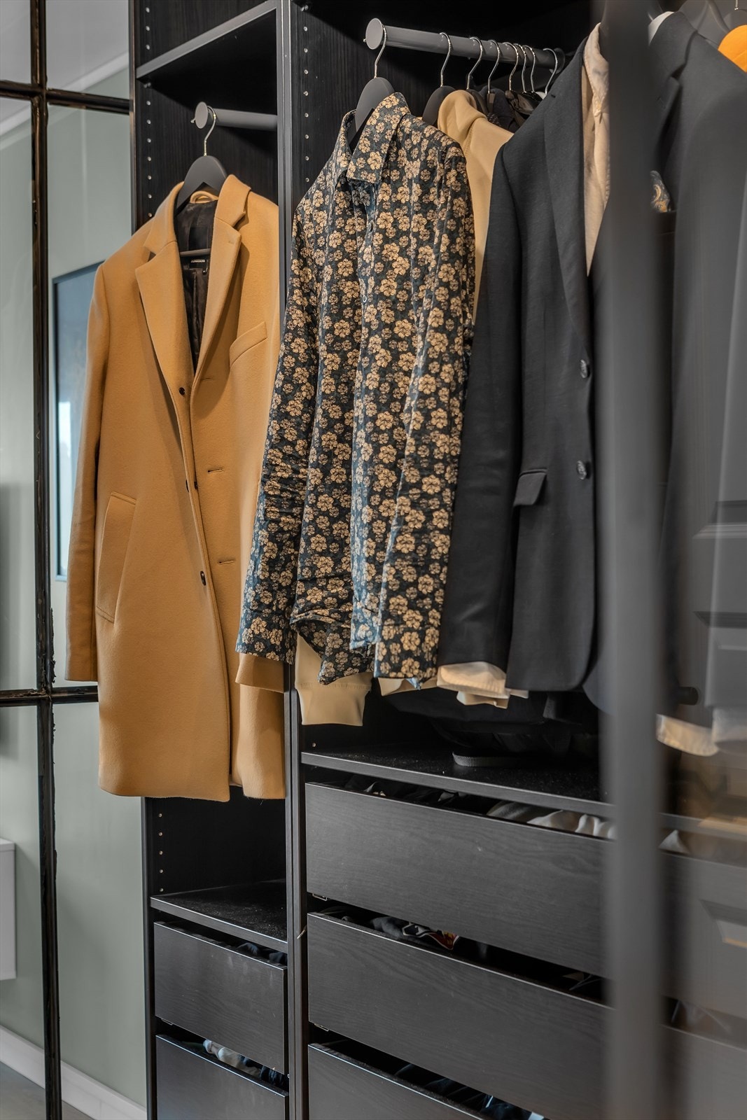 Plassbygd walk in garderobe Galleribilde