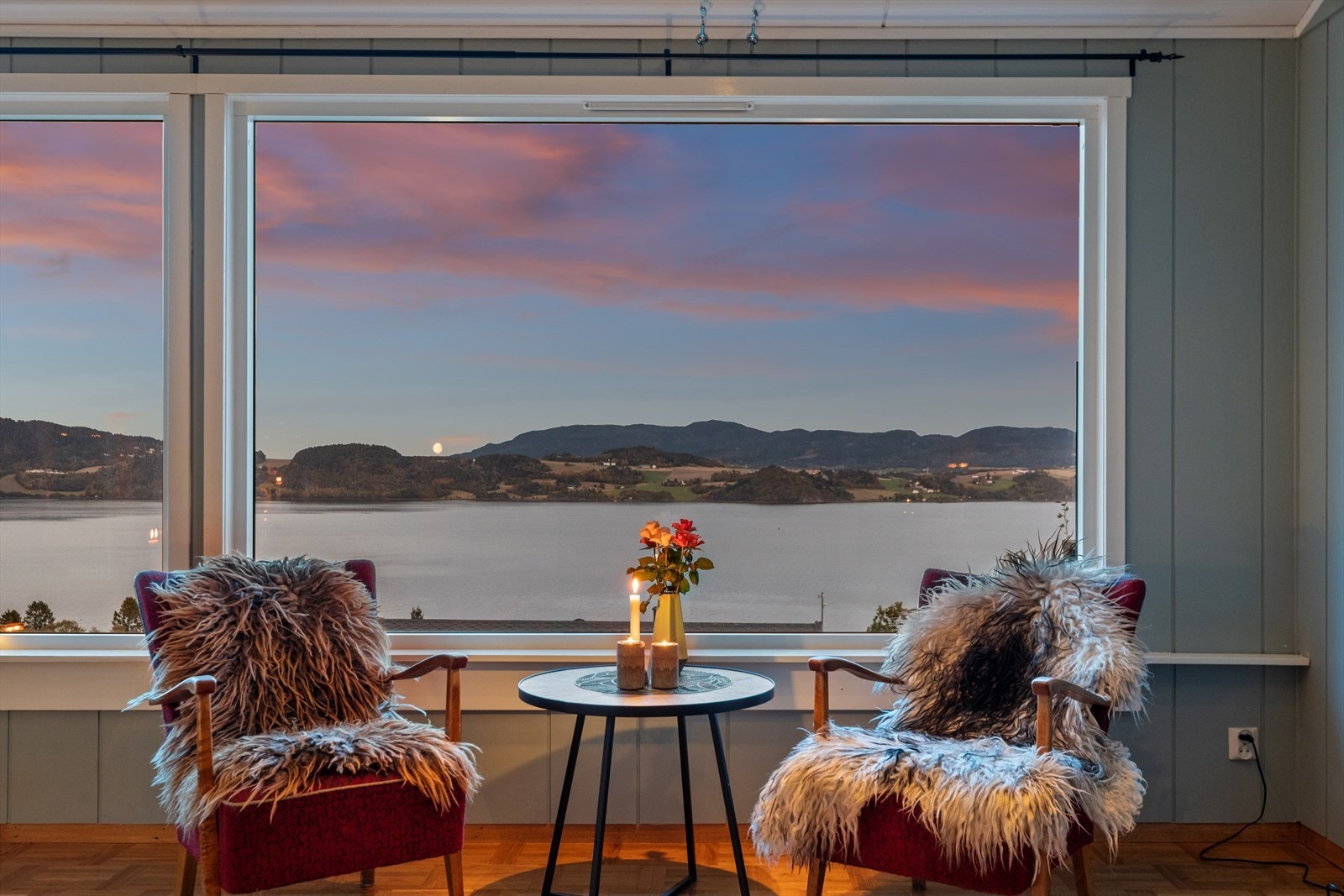 Eneboligen har vært gjenstand for flere oppgraderinger gjennom årene og fremstår som velholdt. Galleribilde