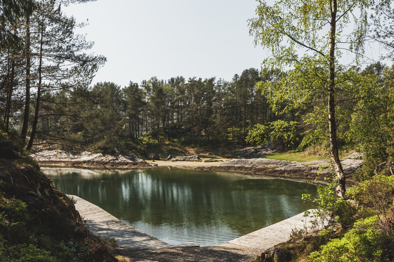 Solnes friluftsområde og badeplass en kort tur unna hytten. Galleribilde