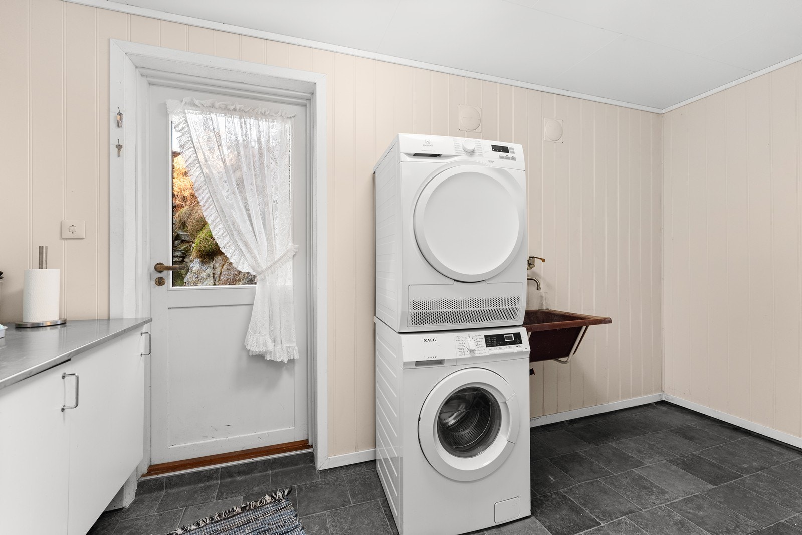Stort vaskerom/ grovinngang. Galleribilde