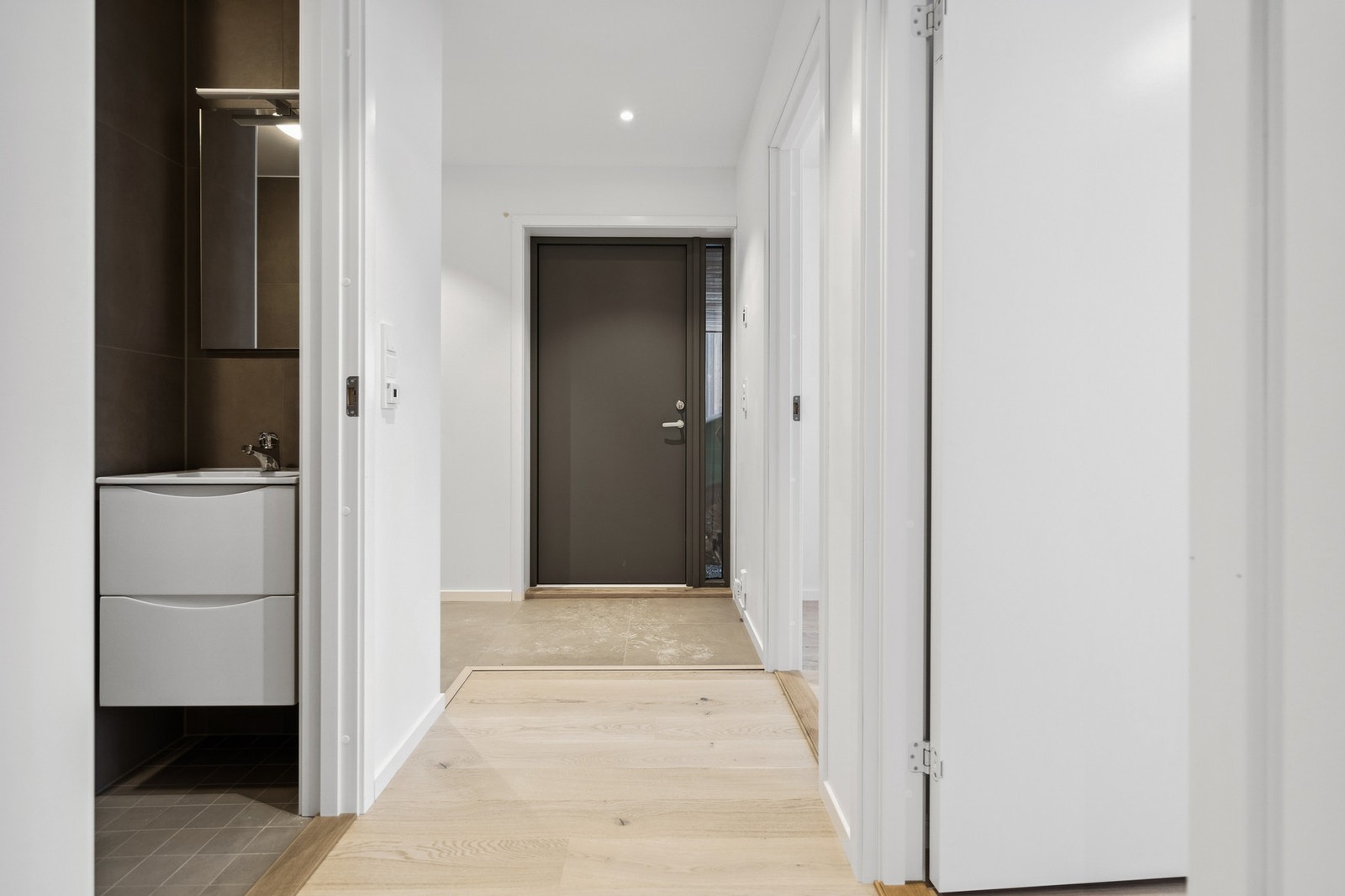 Badet ligger i 1 etg ved soverommene Galleribilde