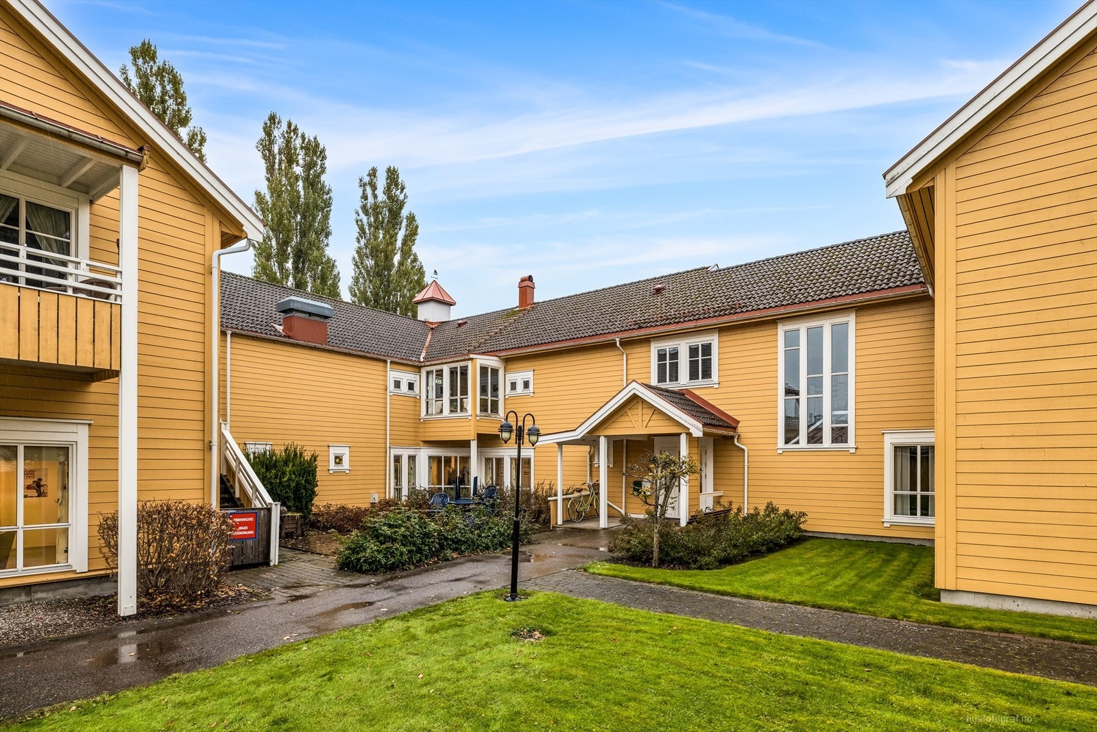 Fasade inngangsparti Galleribilde