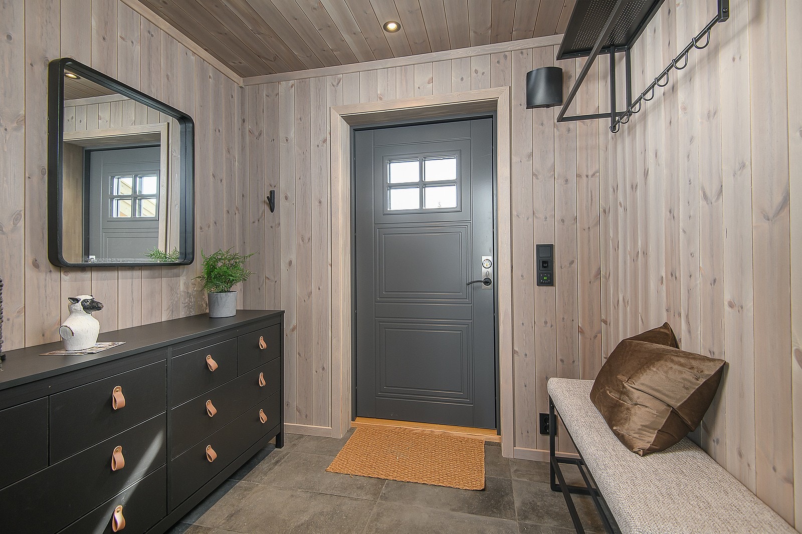 30x60 fliser med varmekabler i Hall Galleribilde