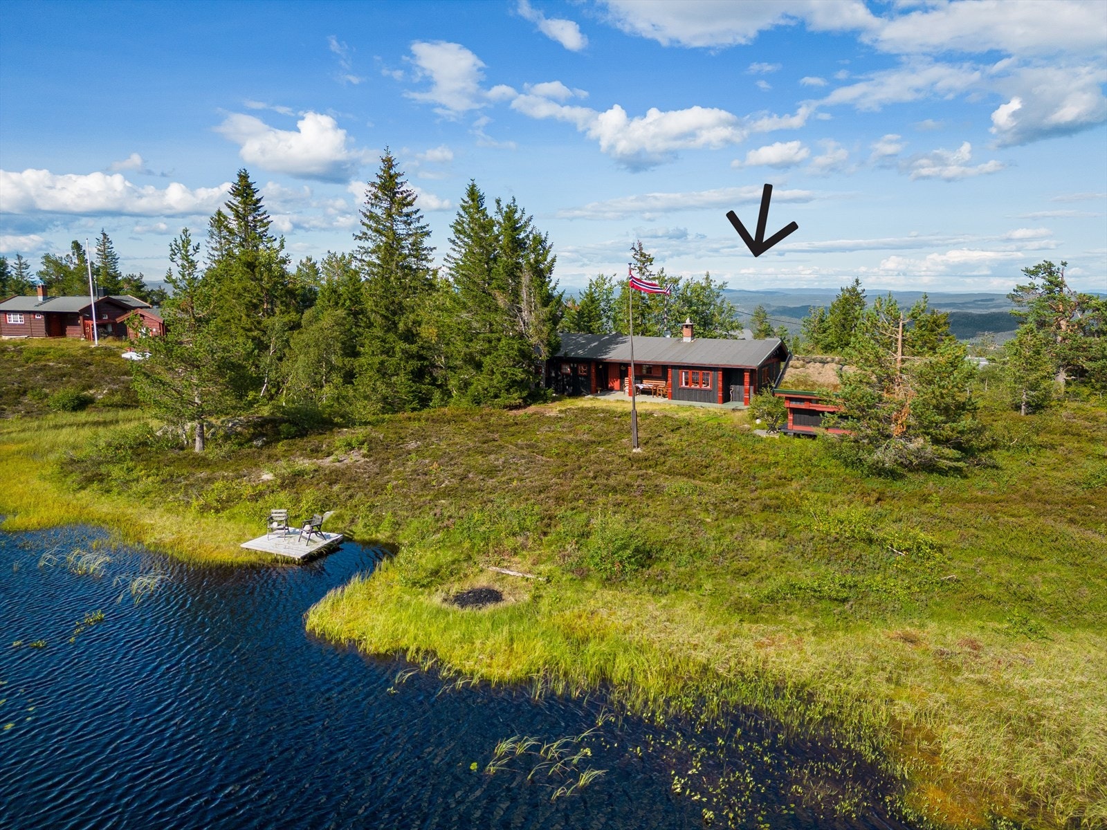 Velkommen til idylliske Grønnehovdvegen 63, på Flesbergsiden av søre Blefjell. Galleribilde