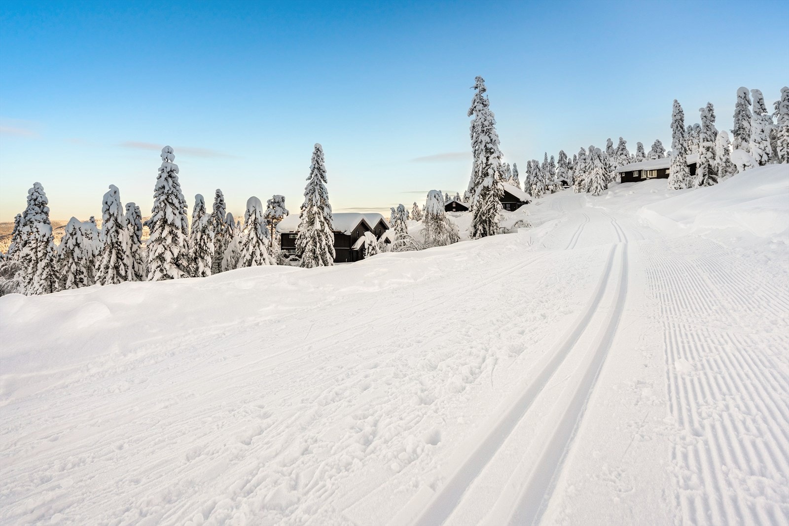 Blefjell er blant annet kjent for sitt flotte løypenettverk, med mangfoldige turmuligheter, like utenfor hyttedøra. Galleribilde