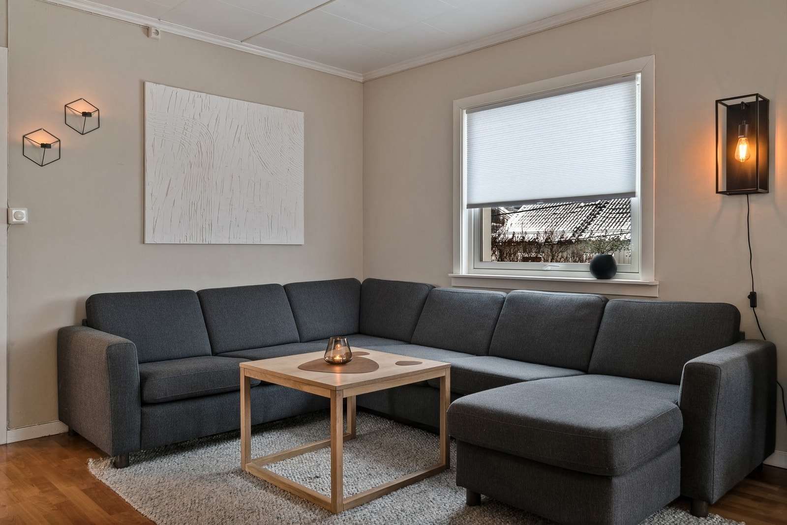 Her har man mulighet til å innrede med sofa av god størrelse. Galleribilde
