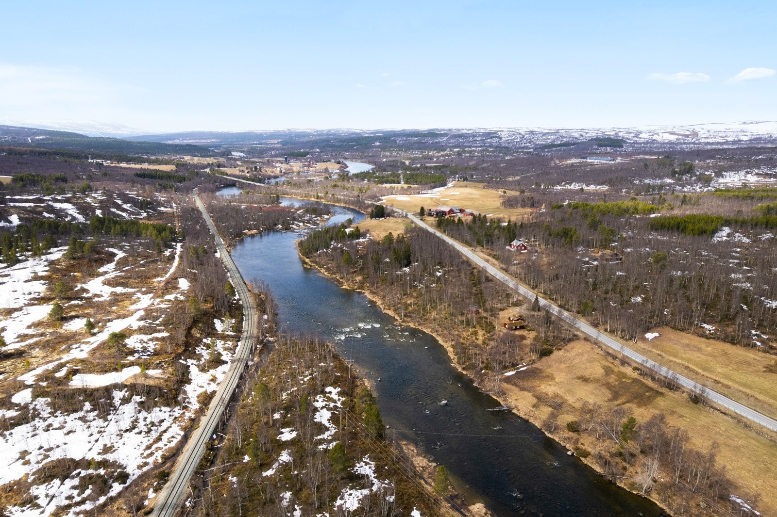 Eiendommen har en fantastisk beliggenhet omkranset av naturskjønne omgivelser. Galleribilde