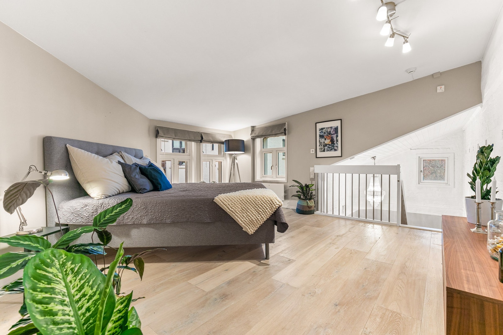 Rommet kan også innredes som TV-stue/loftstue, da det er god plass til sofagruppe og stuebord. Galleribilde