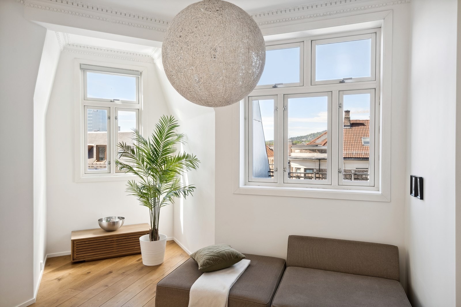 Stuen er stor og har således mange muligheter for ulik innredning. Galleribilde