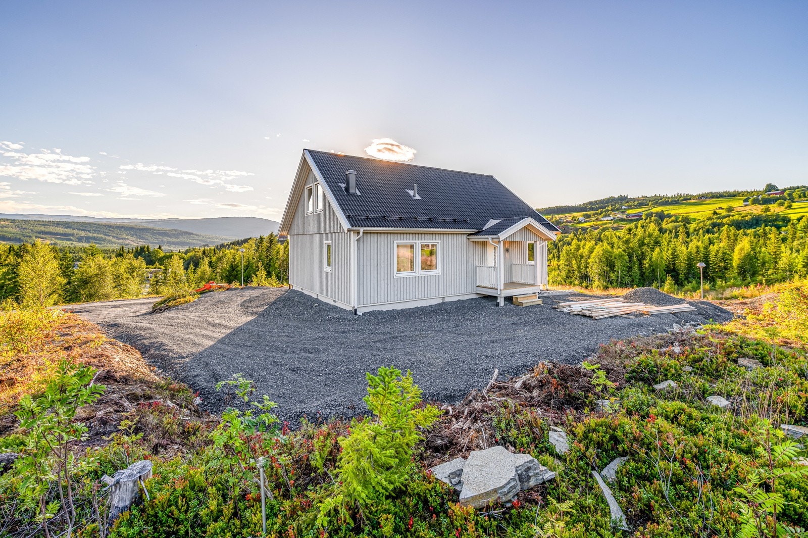 Velkommen til Søliåsvegen 23! En nyoppført enebolig med moderne og god standard. Galleribilde