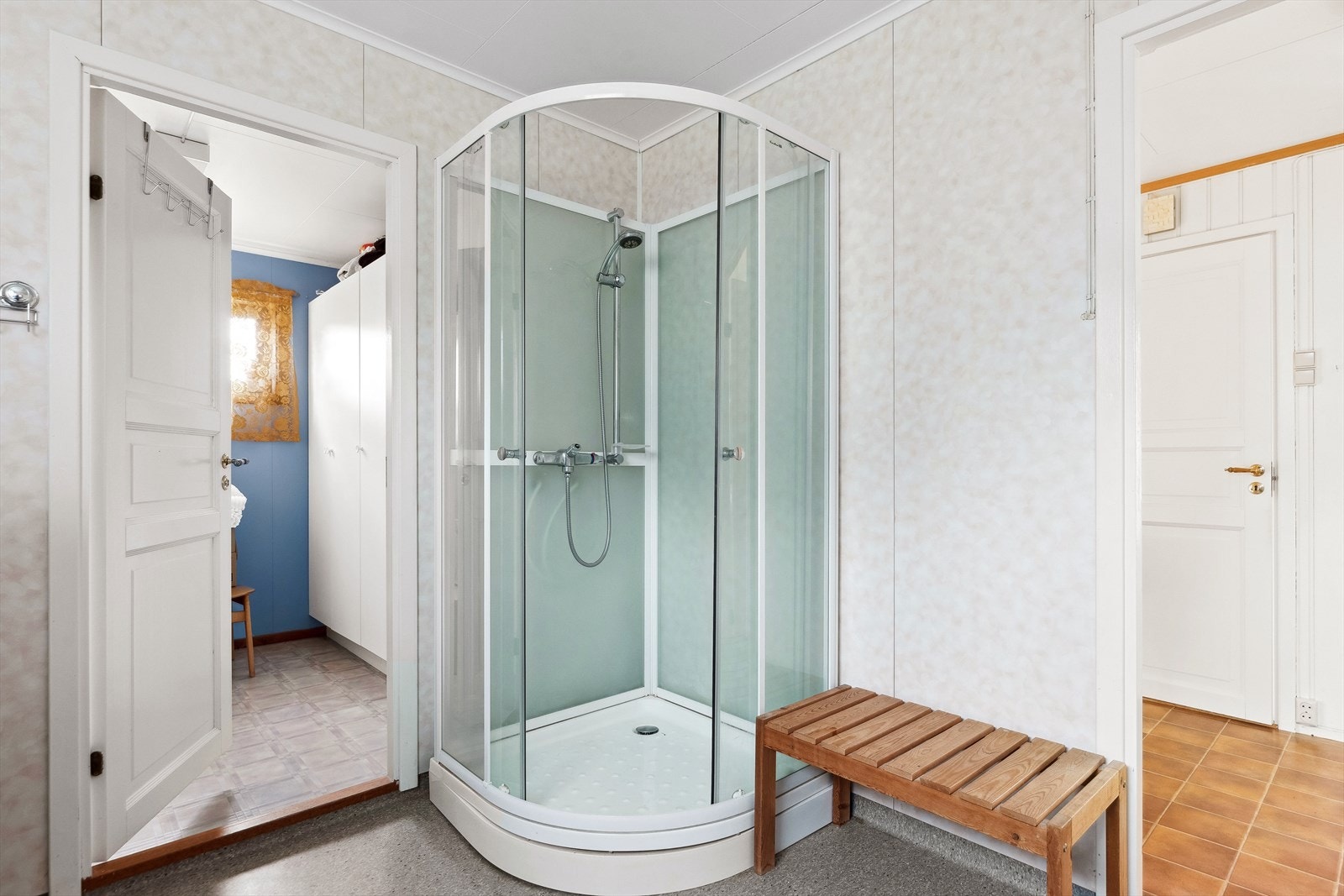 Badet Galleribilde