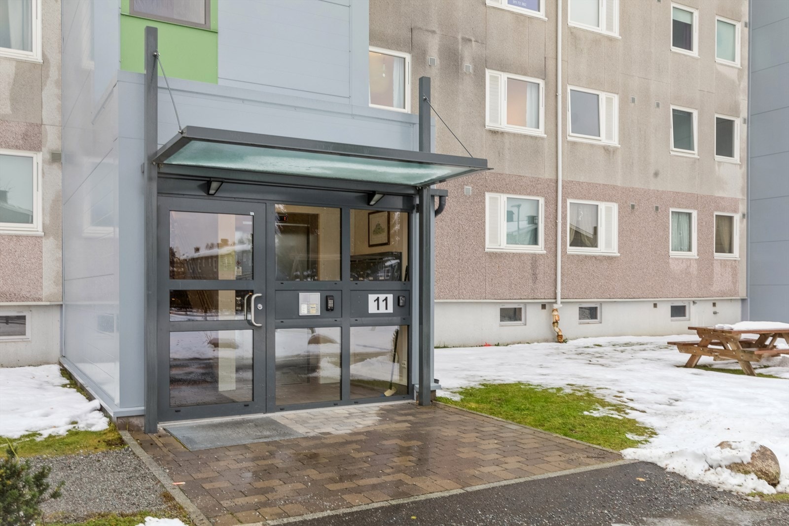 Leiligheten ligger i 4. etasje og har heisadkomst. Galleribilde