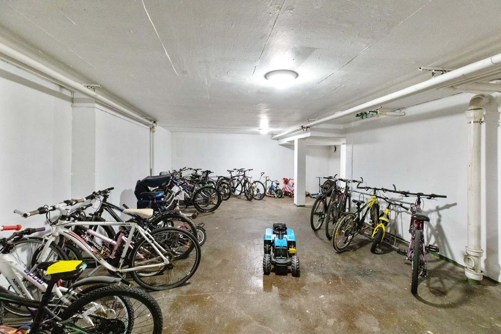 Felles sykkelbod i sameiet Galleribilde