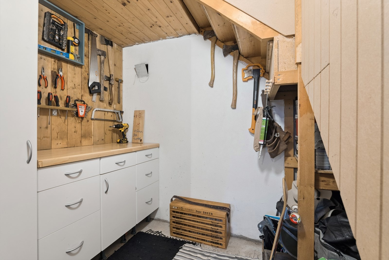 Hobbyrom under trappen Galleribilde