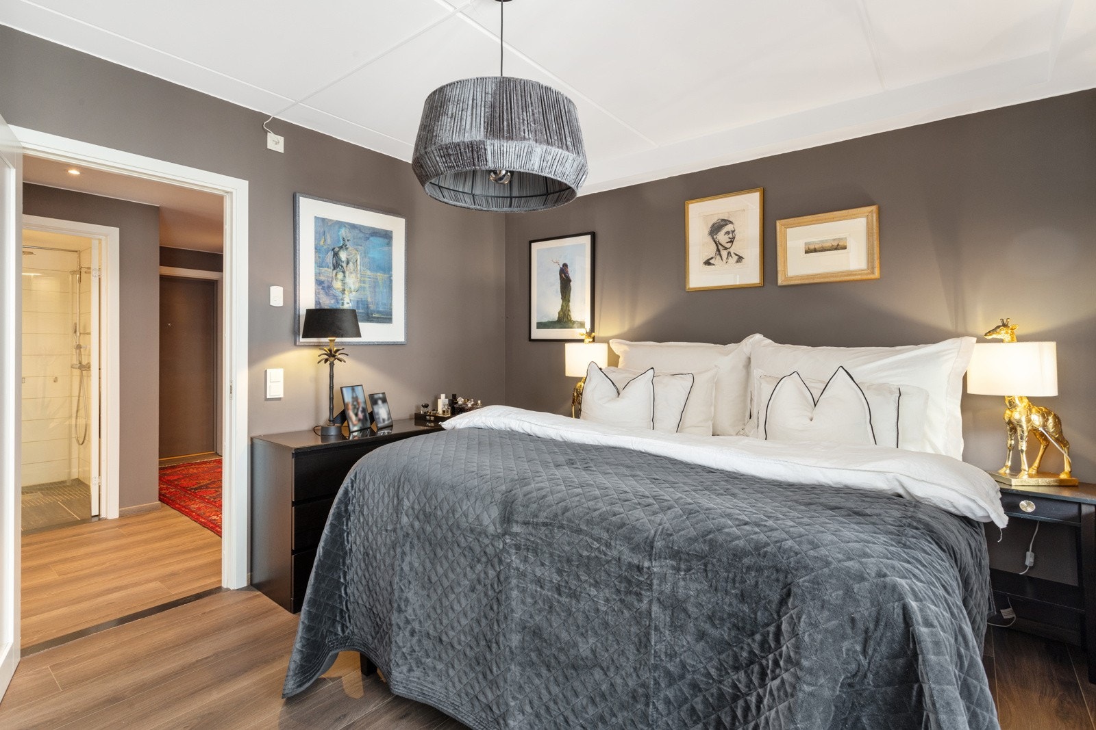 Masterbedroom/soverom 1. Galleribilde