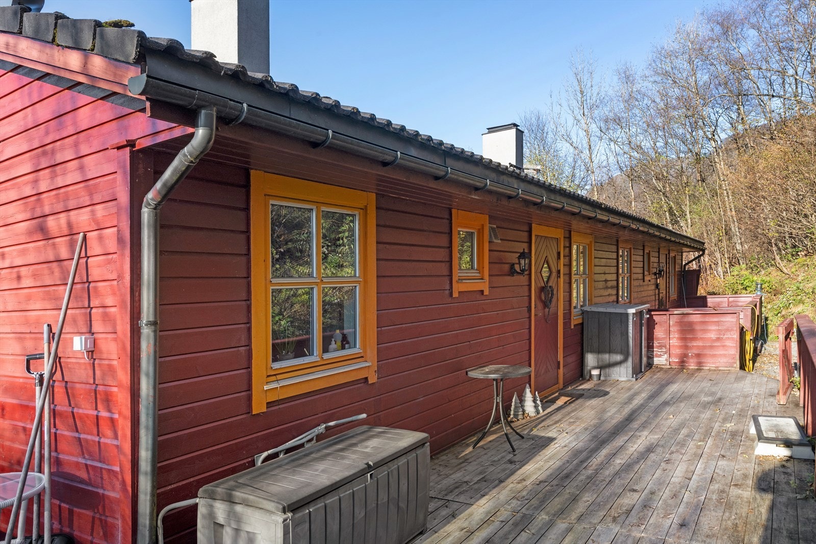 Terrasse / Inngang bakside. Galleribilde