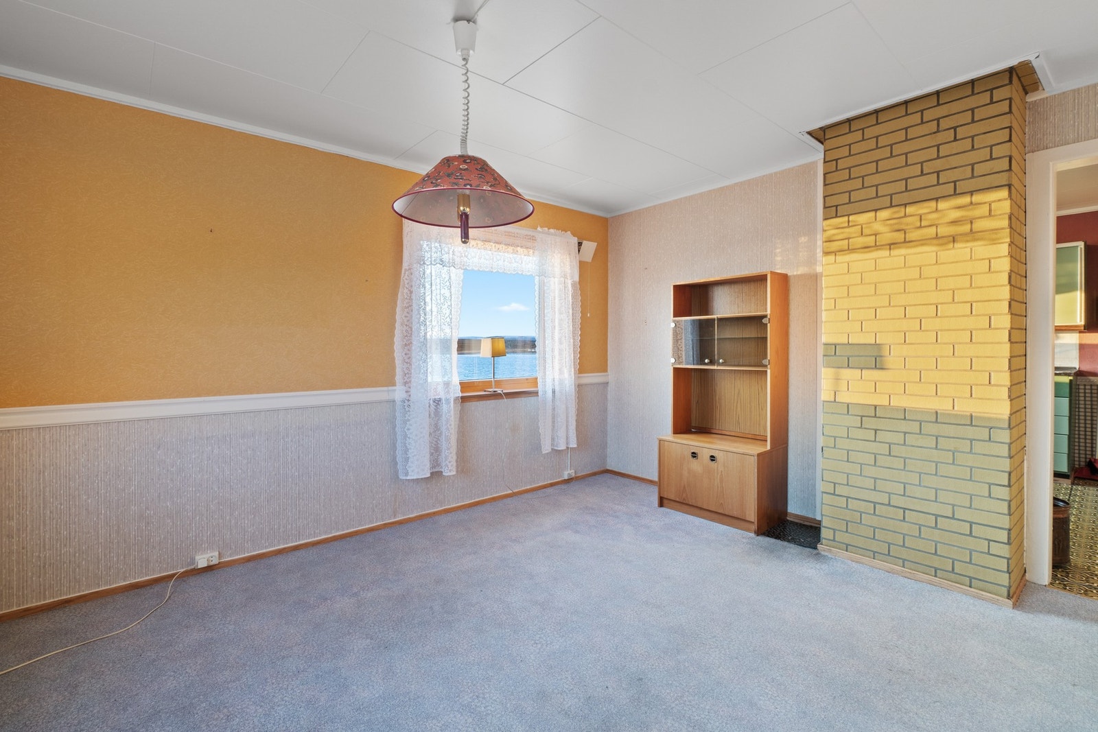 I stua er det vindusflater mot sør og vest med fantastisk utsikt. Galleribilde