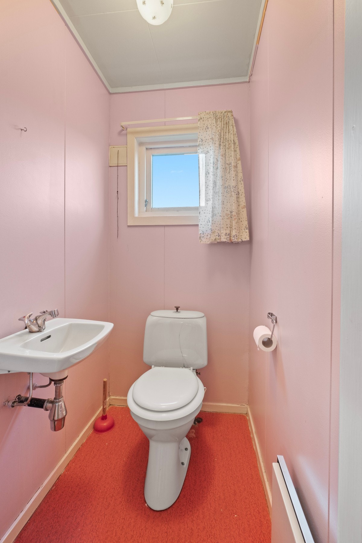 Praktisk, separat toalettrom. Galleribilde