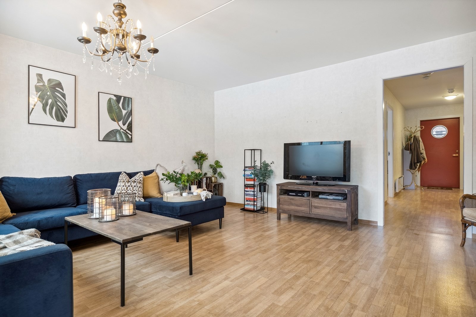 Gjennomgående leilighet som fremstår lys og pen. Galleribilde