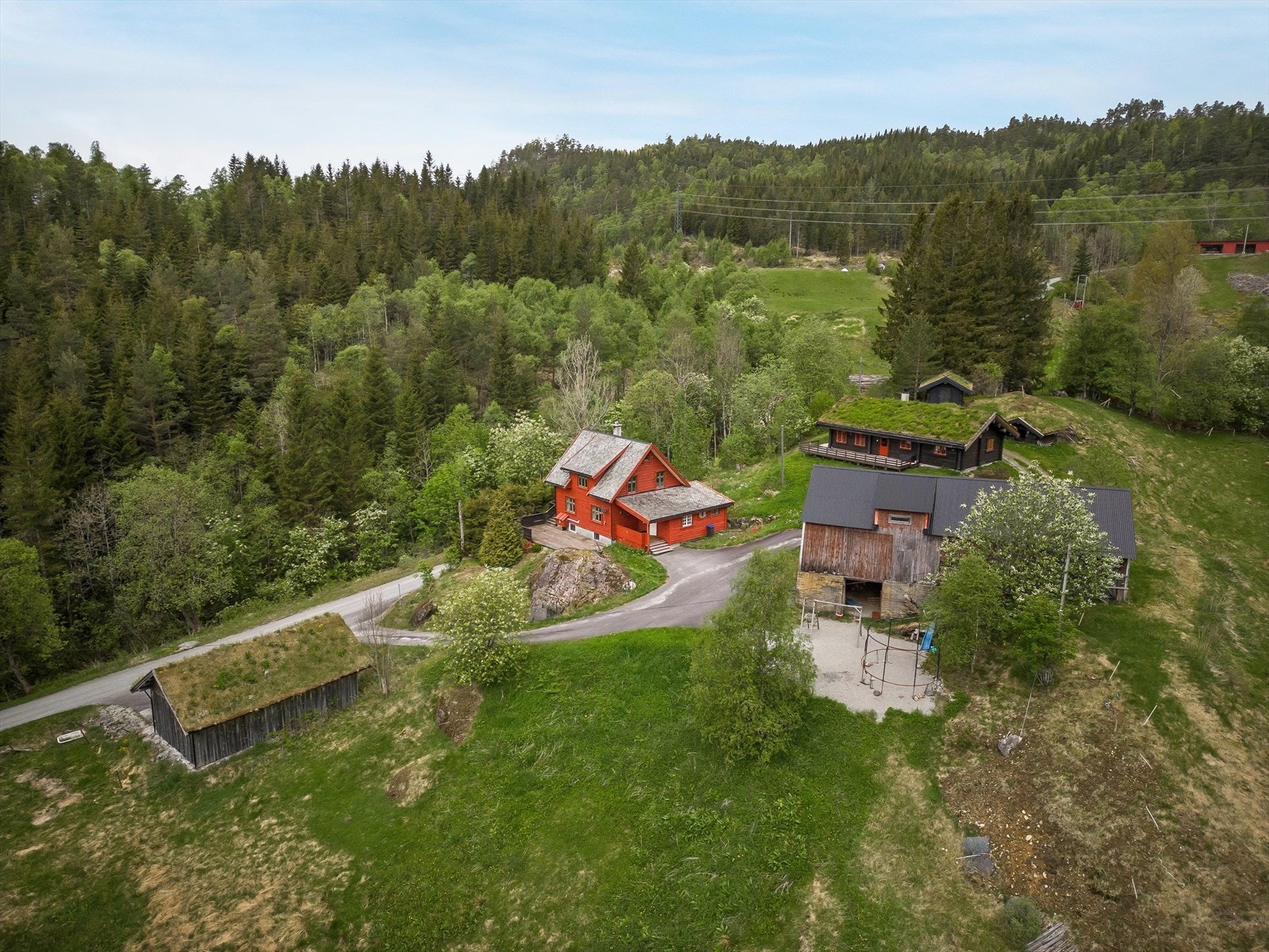 001_Velkommen til Fivelandsveien 121 - Presentert av Espen Strønstad vEiendomsmegler Vest.jpg Galleribilde