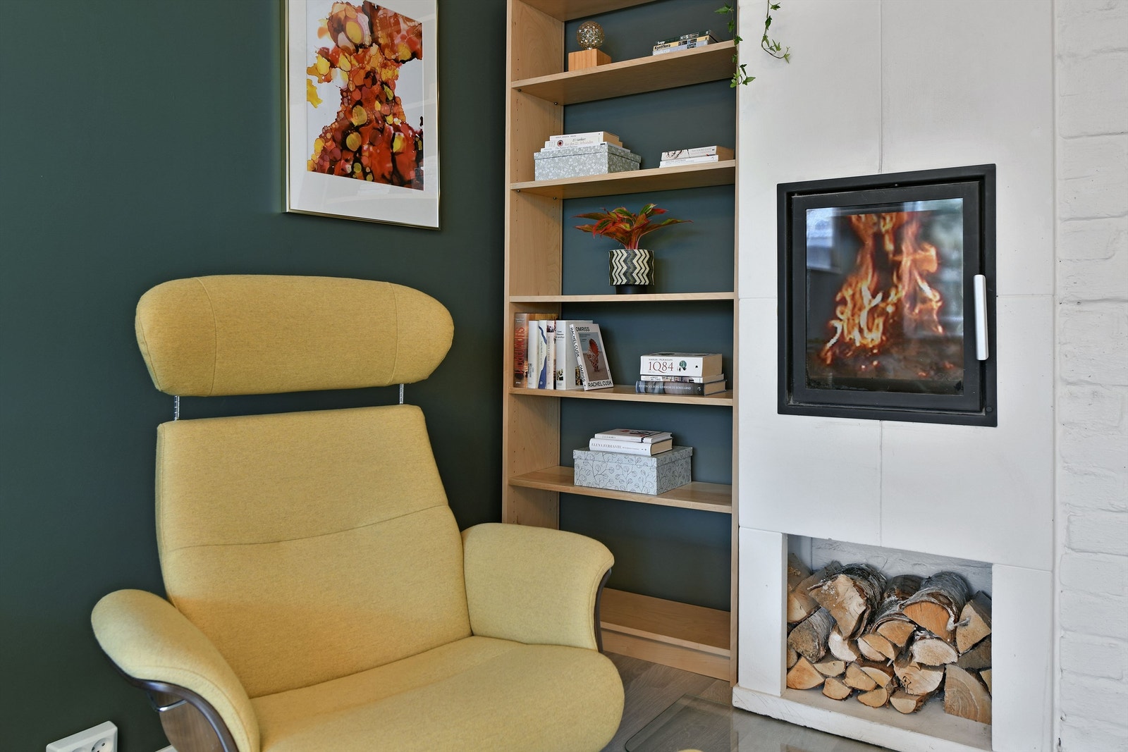 Moderne peisovn i stue Galleribilde