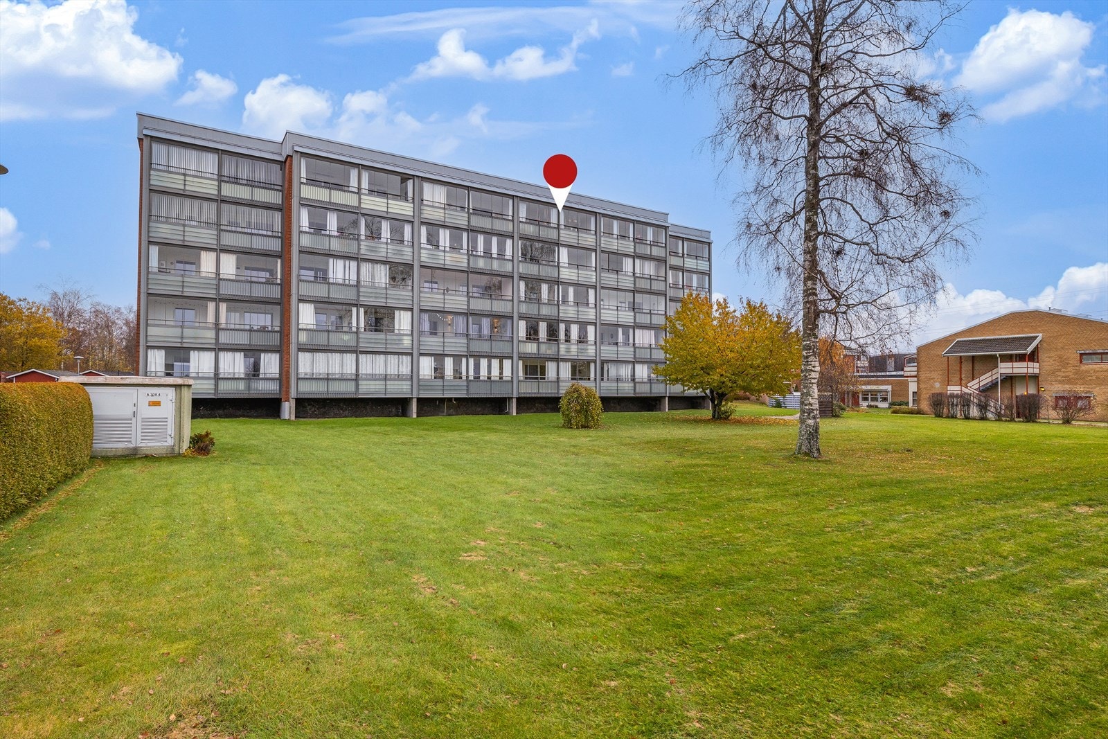 Meget pen leilighet med flott beliggenhet i toppetasjen. Vestvendt. Heis. Garasjeplass i rekke. Galleribilde