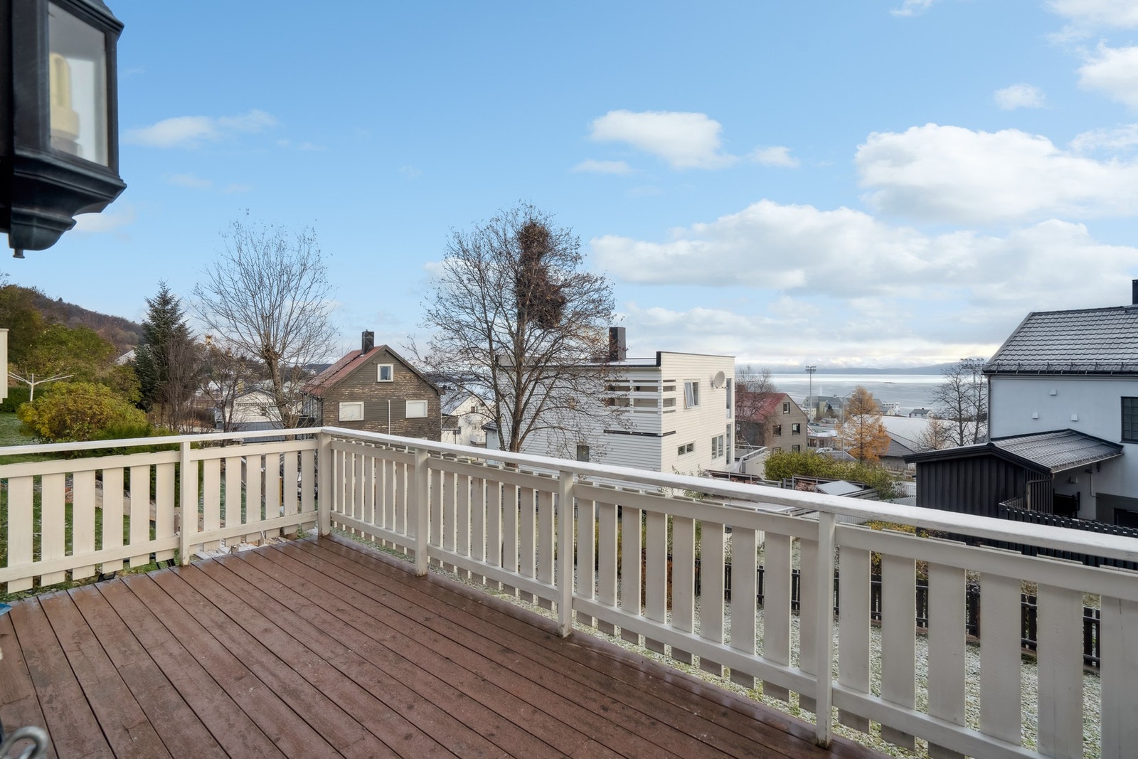Veranda med utgang fra stue på ca. 10 kvm. Galleribilde