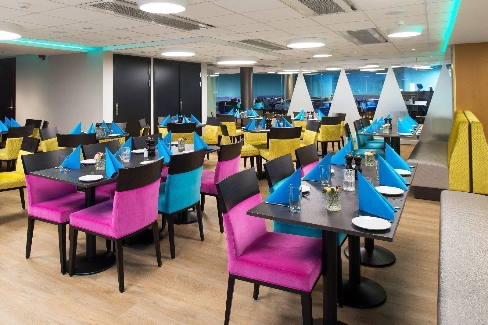 Restaurant ifm. Thon Hotel Vika Atrium Galleribilde