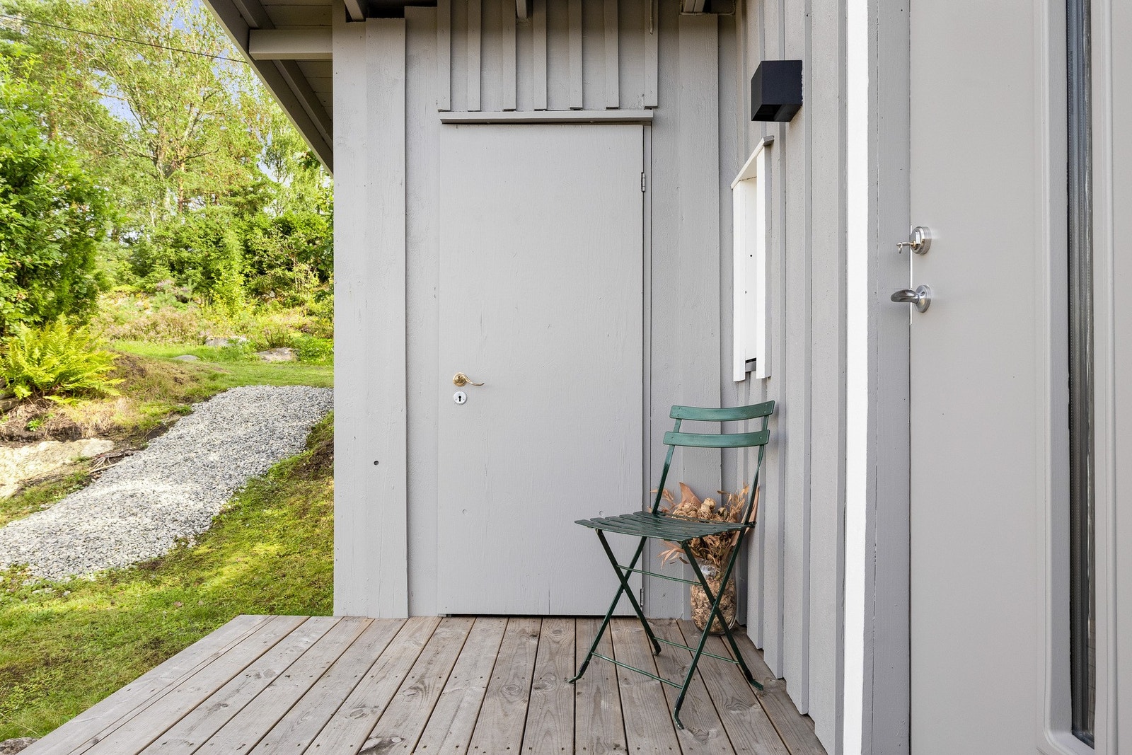Annekset inkluderer disponibelt rom og to boder. Galleribilde