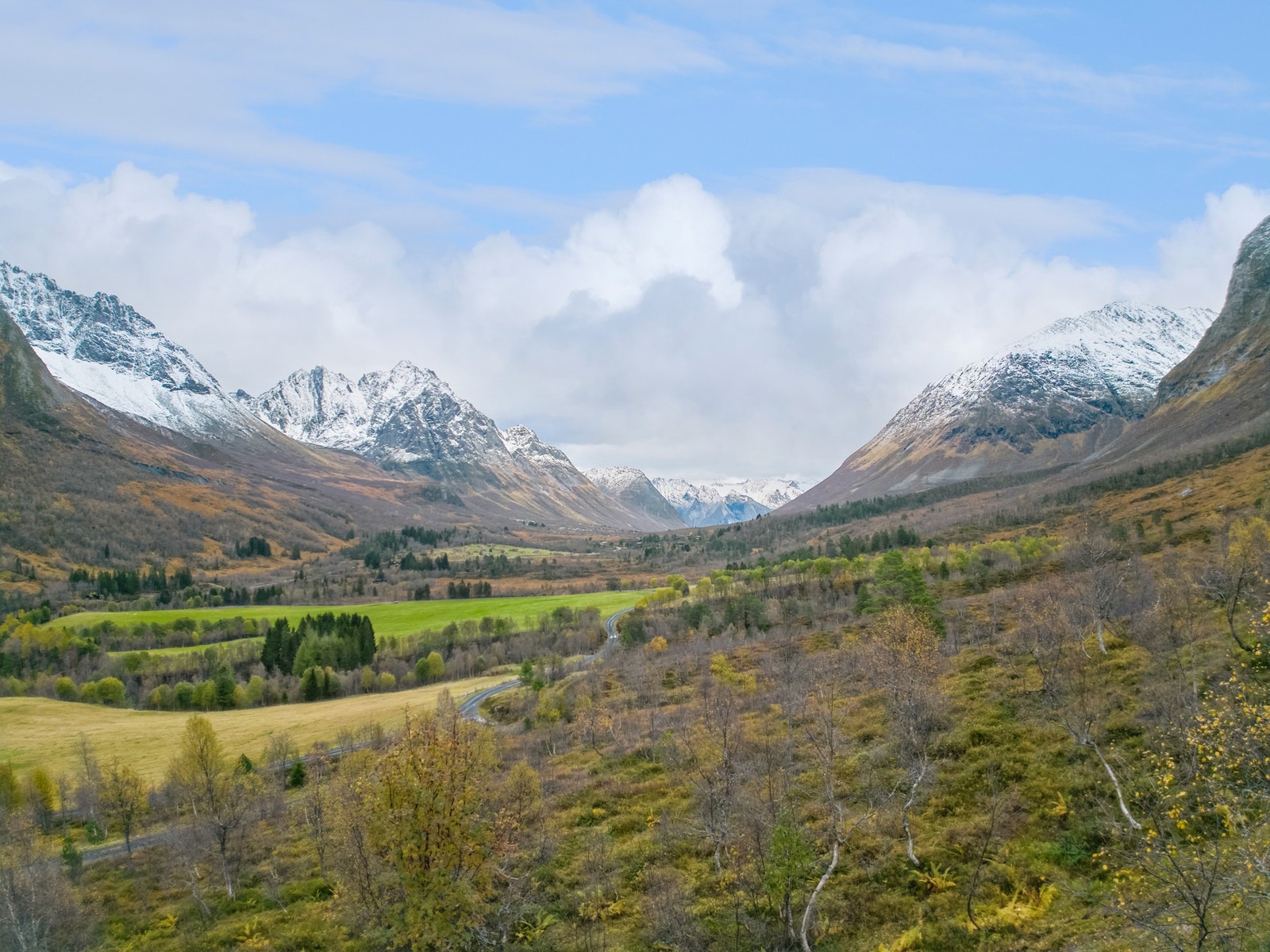 Fra hytten 16 km inn til Ørsta. Galleribilde